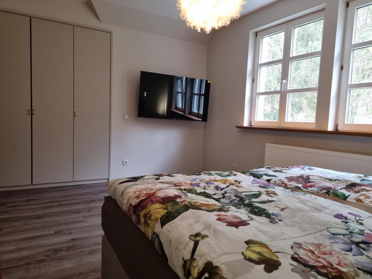 5 Sterne Bahnhoftraum, Appartement "Waldliebe" 133Qm, Grosse Terrasse 70Qm, Qr Code Scannen Fuer Virtuellen Rundgang, Premium Ausstattung Braunfels Bagian luar foto